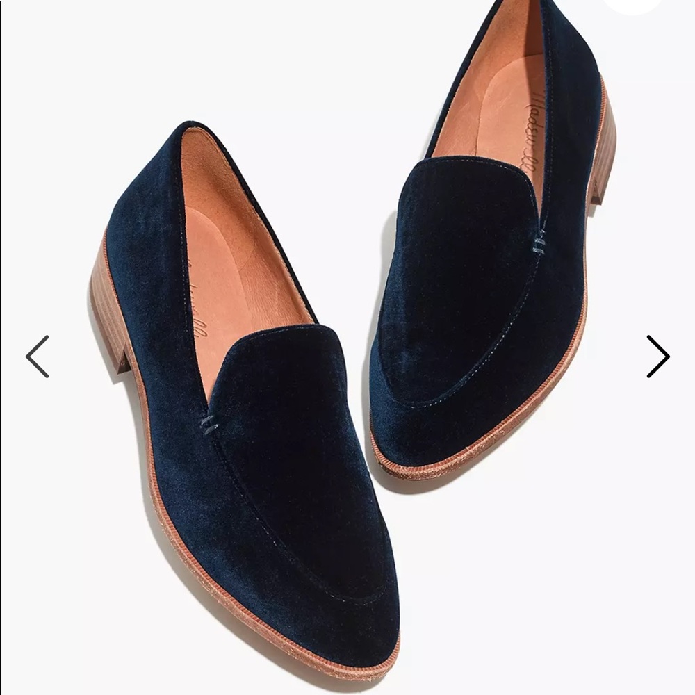 Madewell Frances Loafer in navy blue velvet